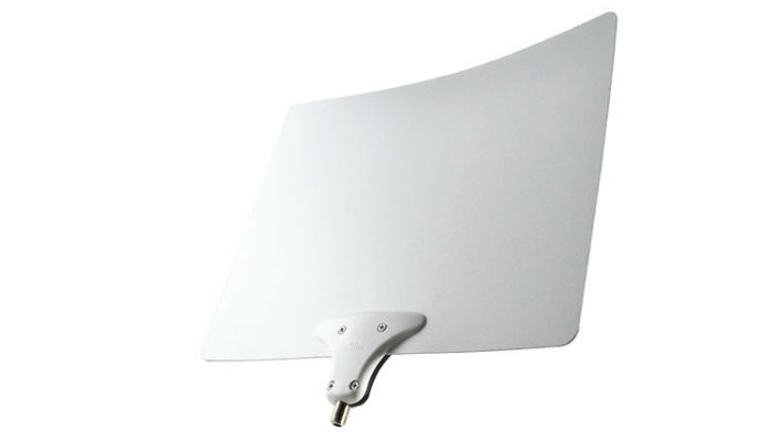 Компактная комнатная антенна возле окна