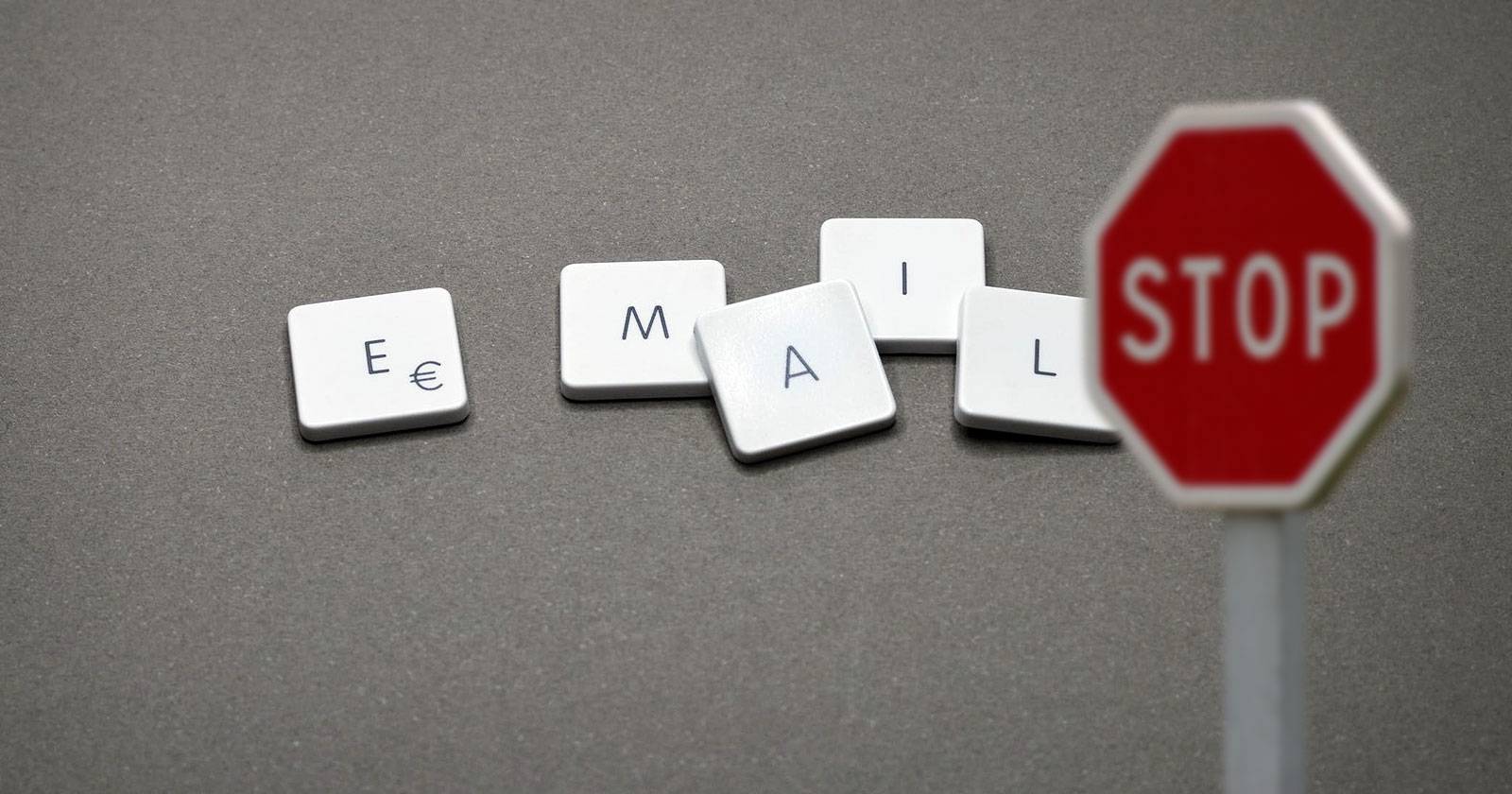 Блокировка email: Gmail, Outlook, Yahoo