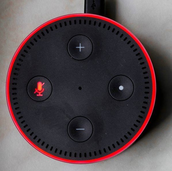 11-Echo-Dot-Red-Light