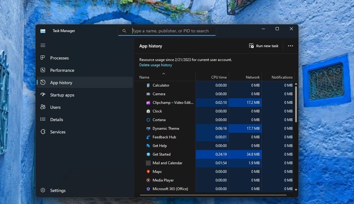 Task Manager With a Blue System Theme