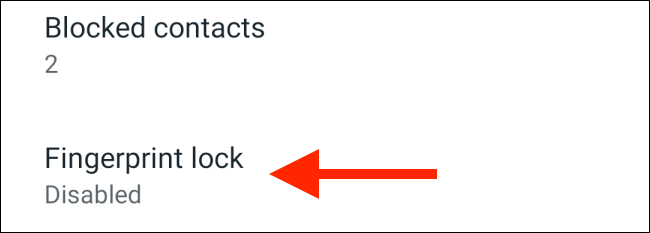 Нажмите на опцию блокировки отпечатком в WhatsApp
