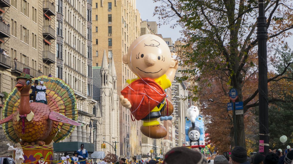 Где посмотреть A Charlie Brown Thanksgiving