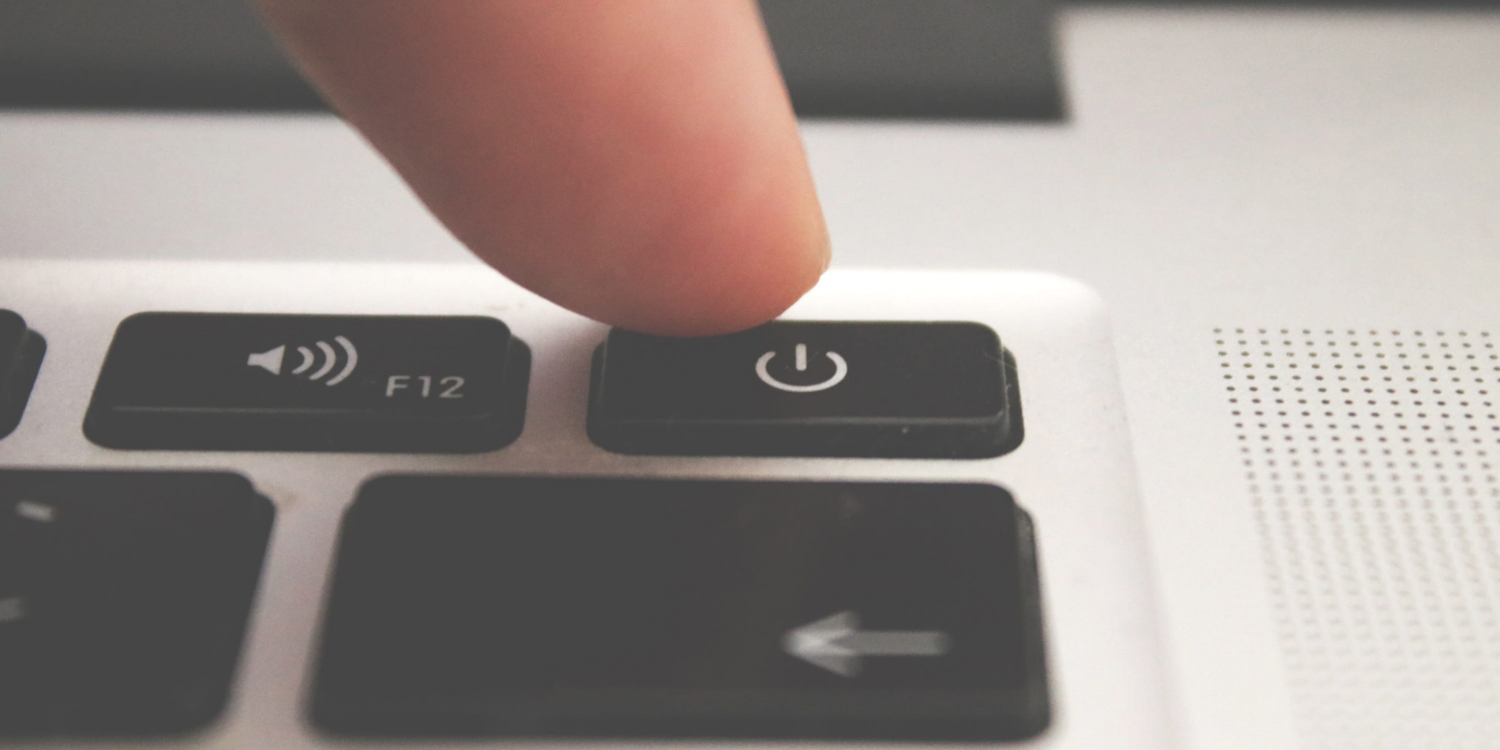 Принудительное выключение Mac — удержание кнопки питания