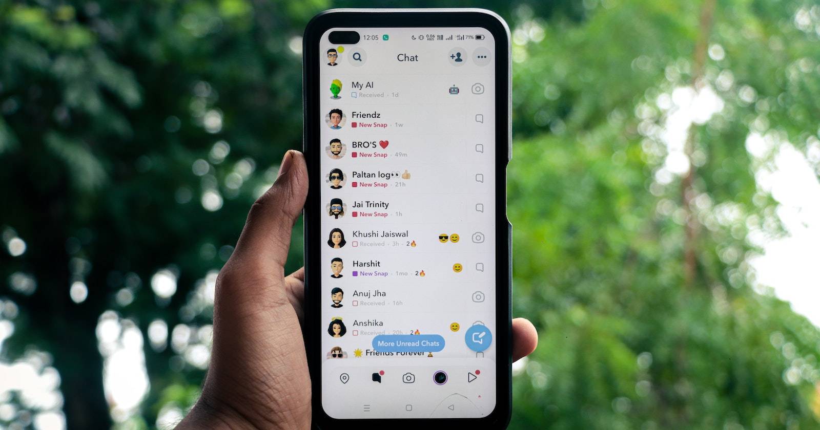 Список чатов Snapchat с индикаторами streak