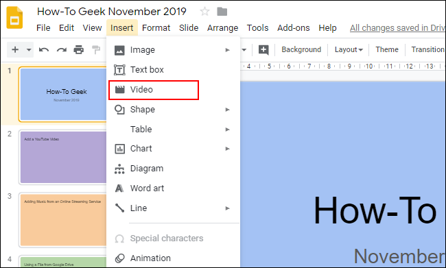 Окно Google Slides: выберите слайд, затем Вставка > Видео