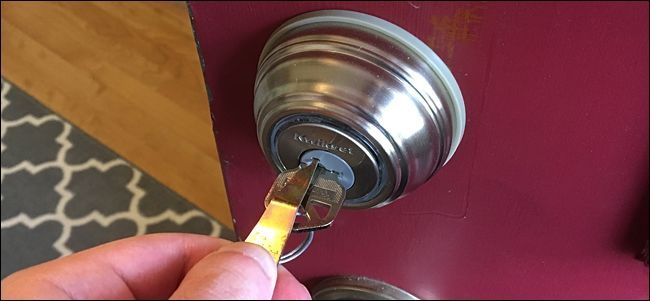 Инструмент SmartKey и цилиндр замка Kwikset