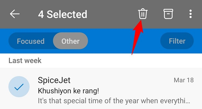 Выберите значок корзины вверху.