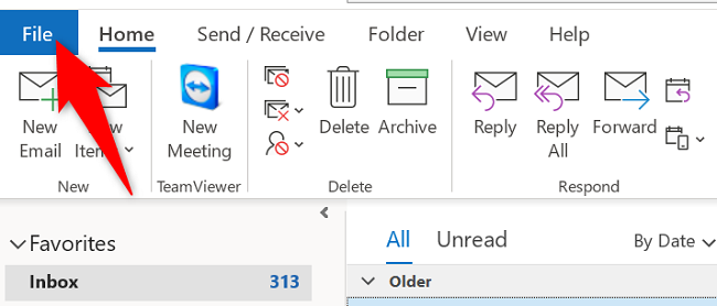 Выберите «Файл» в левом верхнем углу.