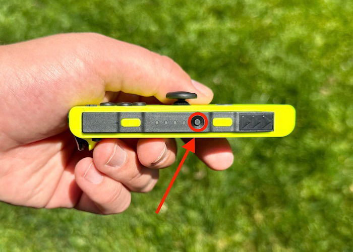 Кнопка спаривания на Joy‑Con