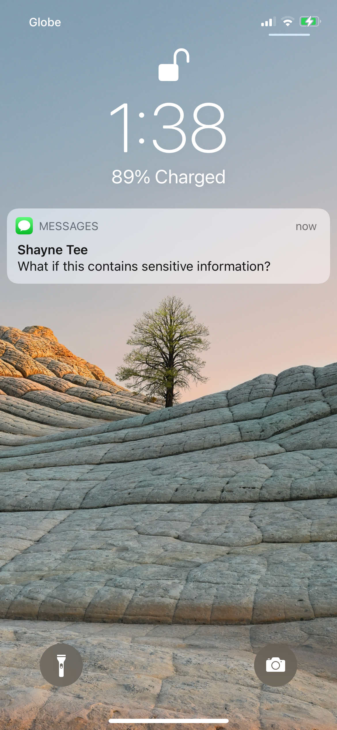Экран блокировки с уведомлением и превью сообщения