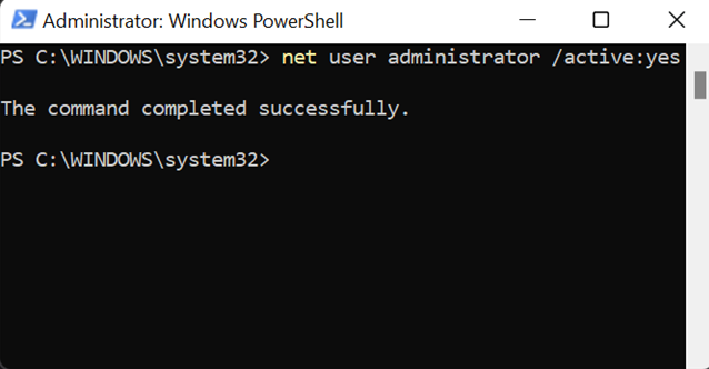 PowerShell с подтверждением успешного включения учётной записи администратора.