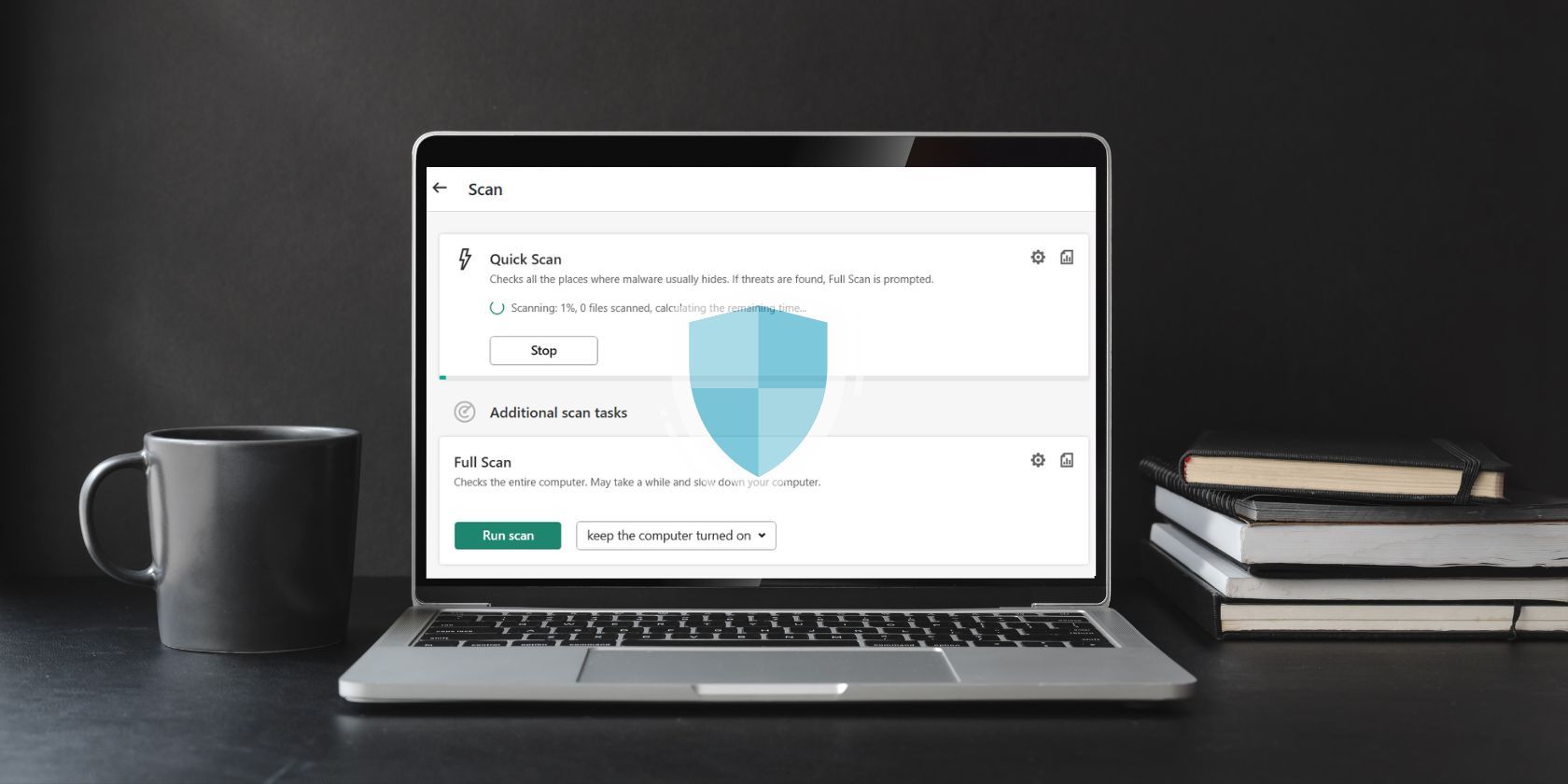Ноутбук во время антивирусного сканирования