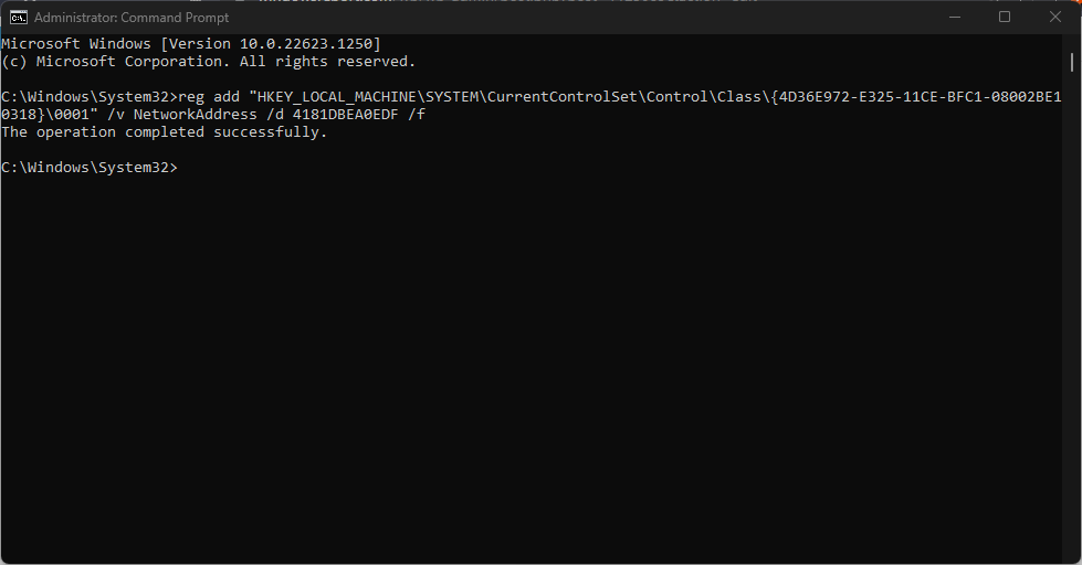 Скриншот: пример использования командной строки для внесения значения в реестр