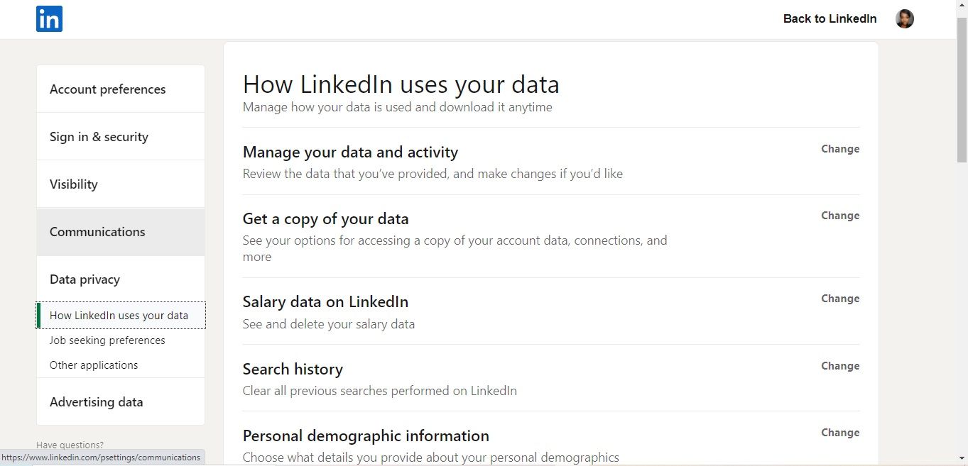 Страница настроек LinkedIn с разделом Коммуникации
