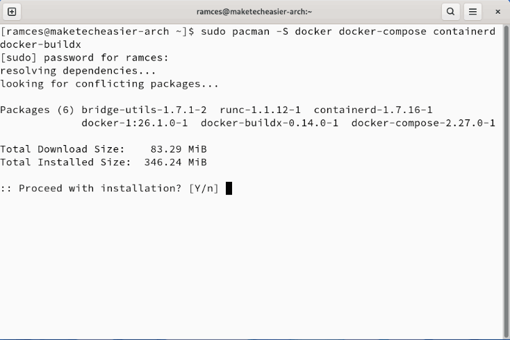 Терминал с приглашением установки Docker в Arch Linux.