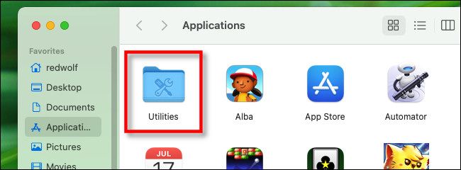 В папке «Программы» откройте «Утилиты».