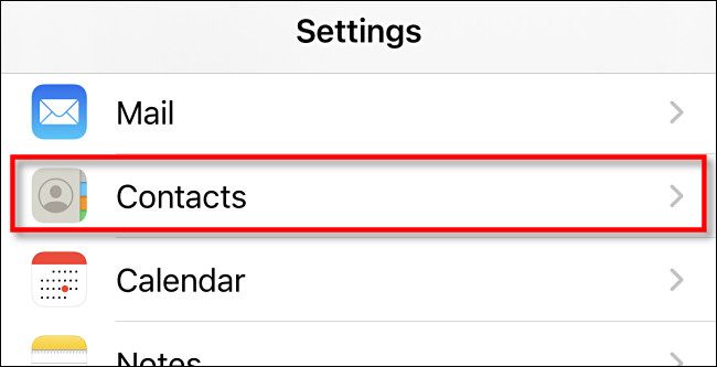 В настройках iPhone выберите «Контакты»
