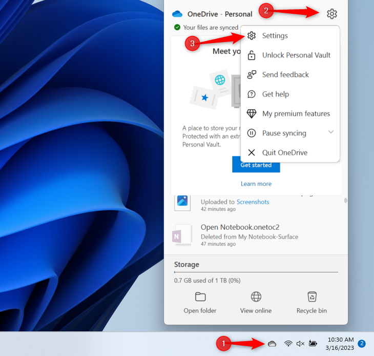 Откройте OneDrive в области уведомлений и нажмите шестерёнку → Настройки.