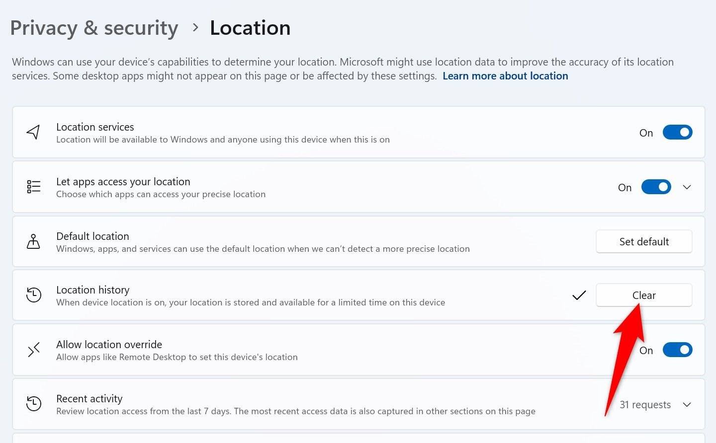 Кнопка «Очистить» выделена на экране «Местоположение».