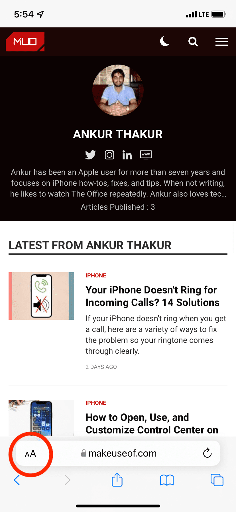 В Safari iOS 15: тап по кнопке AA слева от адресной строки