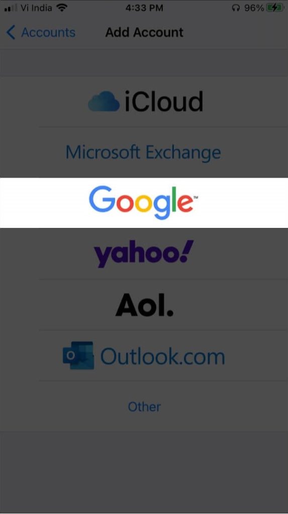 Экран iPhone: список сервисов для добавления учётной записи