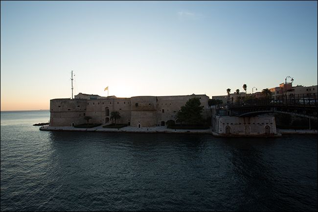 Одинокий замок в кадре