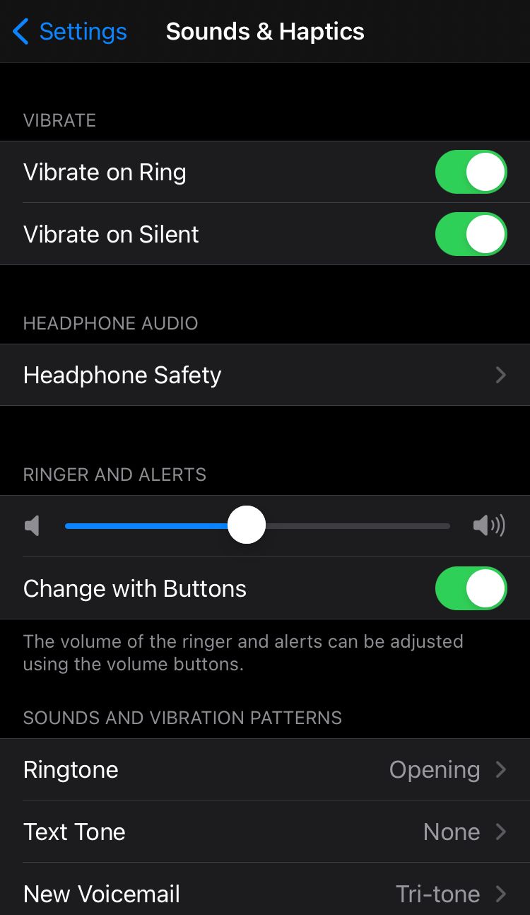 Настройки Звуков и Тактильных сигналов на iPhone