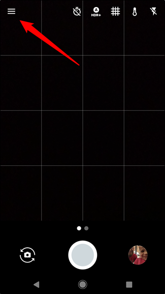 Скриншот меню камеры: три линии в левом углу
