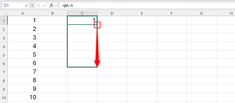 Формула =@A:A введена в ячейку C1 и протянута вниз с помощью маркера заполнения.