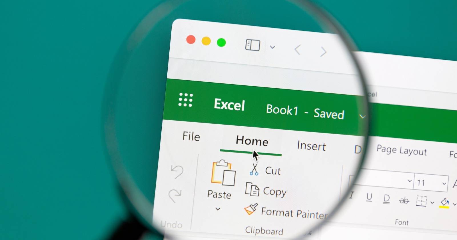 Главное меню Microsoft Excel с лентой и открытой таблицей
