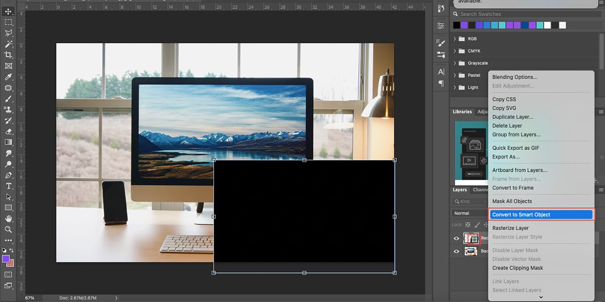 Панель Photoshop с примером конвертации слоя в смарт-объект.