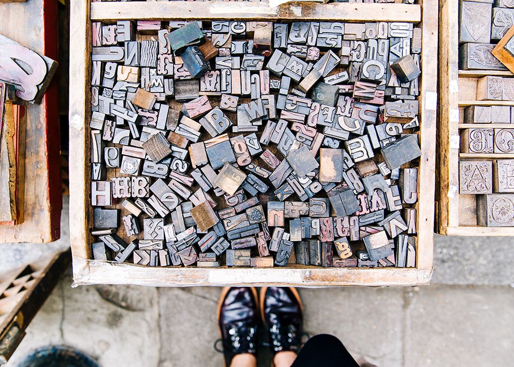 Коробка со буквами для составления названий