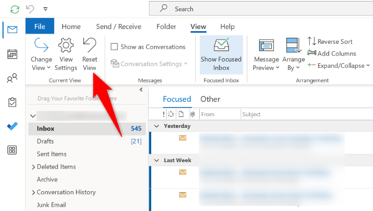 Выберите «Сбросить вид» в Outlook, чтобы вернуть настройки по умолчанию.