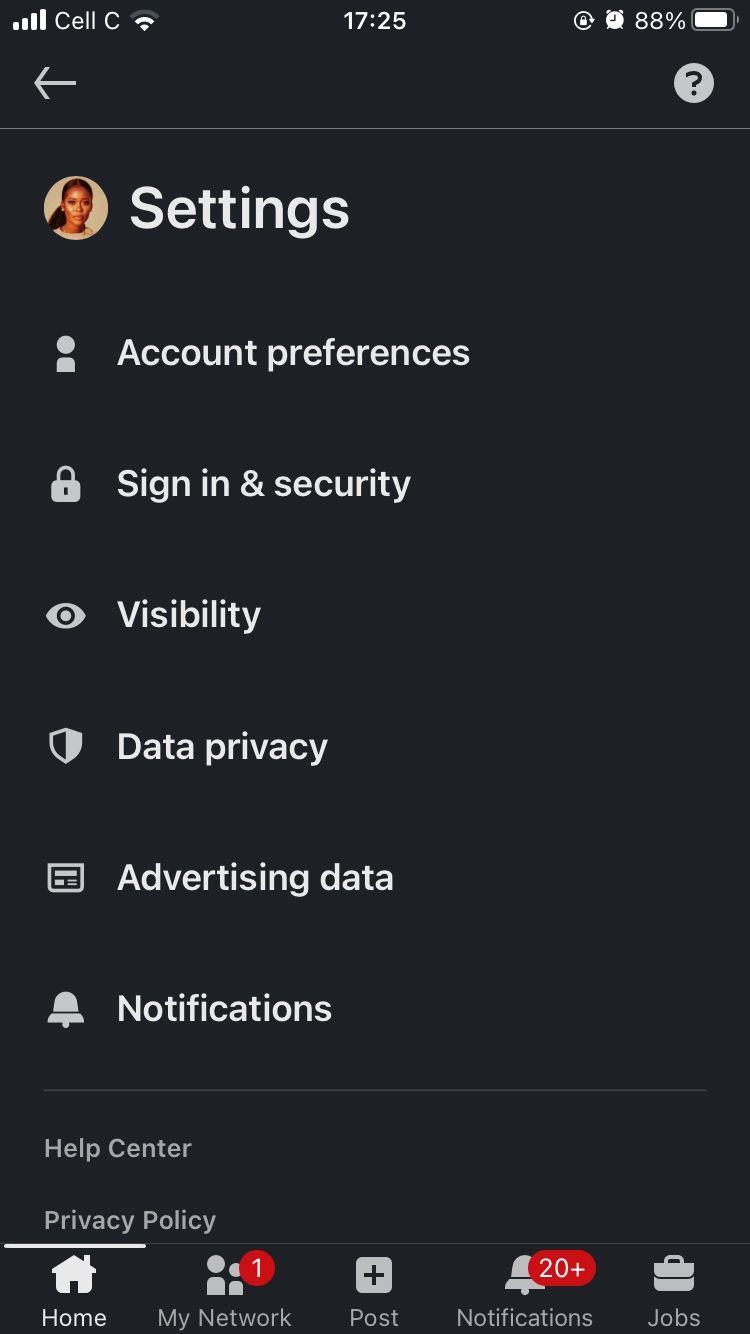 Страница настроек LinkedIn в мобильном приложении