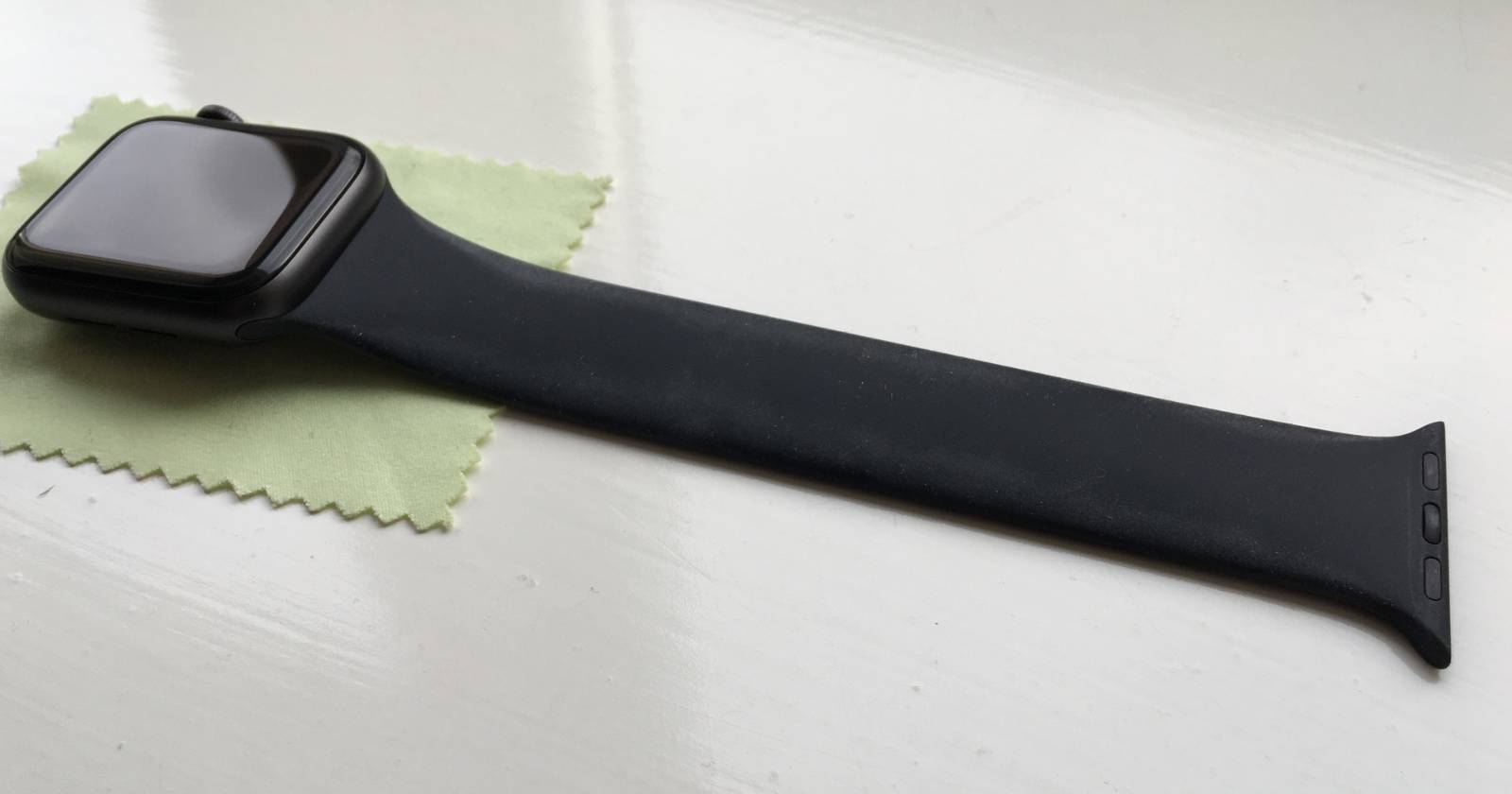Как чистить ремешок Apple Watch правильно