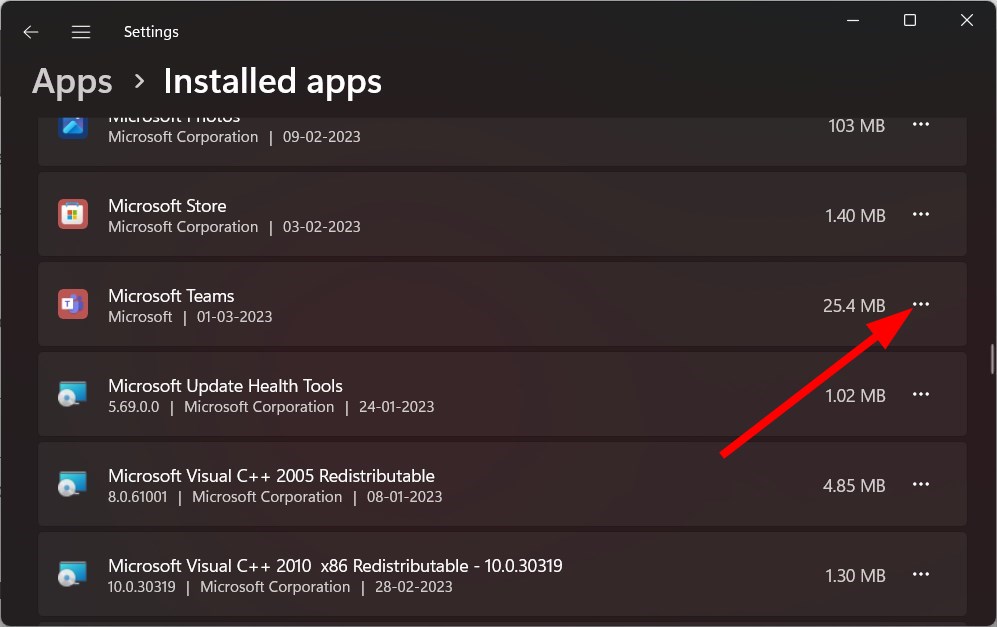Меню с тремя точками рядом с Microsoft Teams в списке приложений