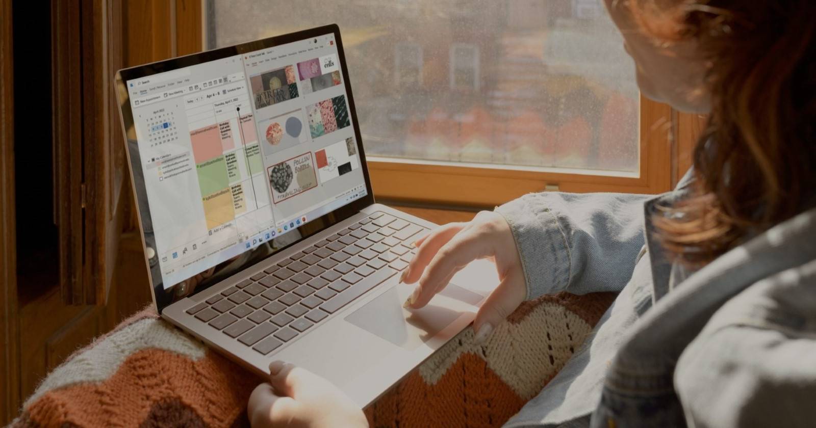 Женщина использует серый ноутбук на Windows