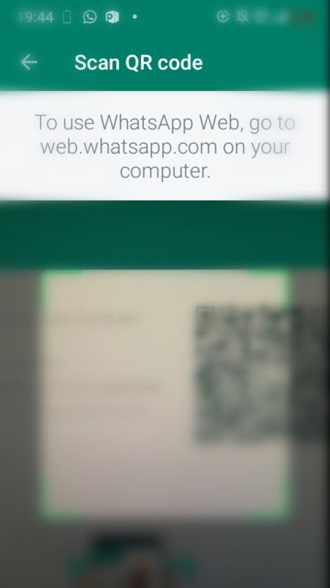 Размытый QR‑код WhatsApp