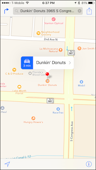 Скриншот карточки места в Картах с пометкой об Apple Pay