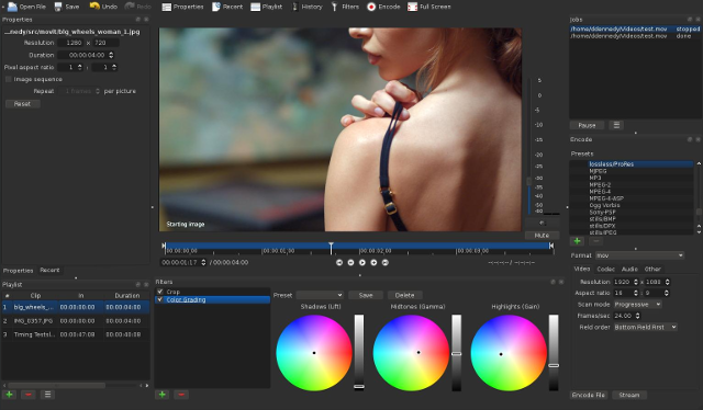 Редактор Shotcut с таймлайном и монитором предпросмотра