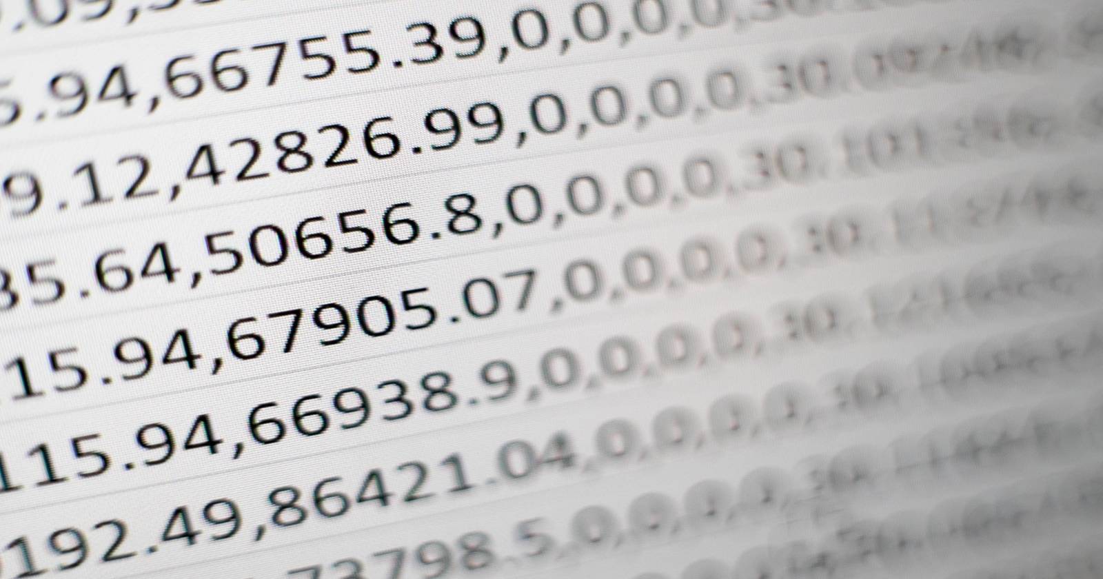 Фотография ячеек Microsoft Excel с числами и десятичными знаками.