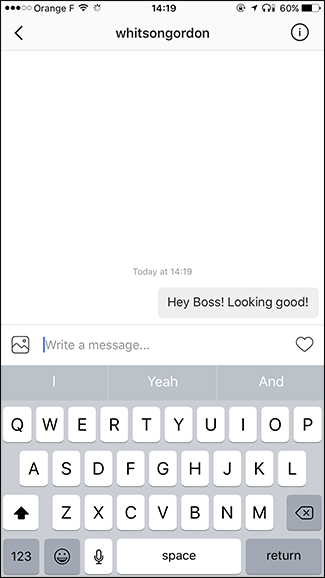 Поле ввода сообщения с иконками для фото и лайка