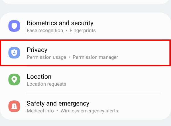 Откройте Настройки и выберите раздел «Конфиденциальность» в системных настройках.
