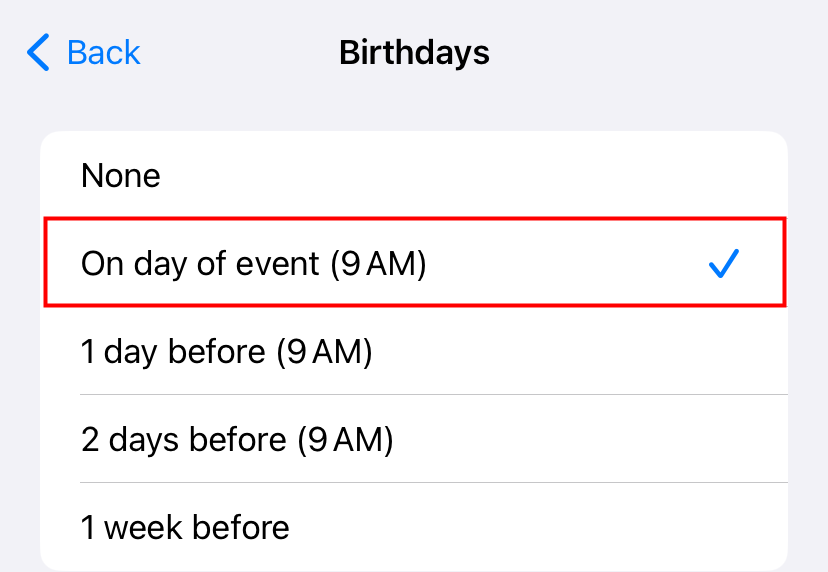 Список опций времени напоминания для дней рождения в Настройках Календаря. 