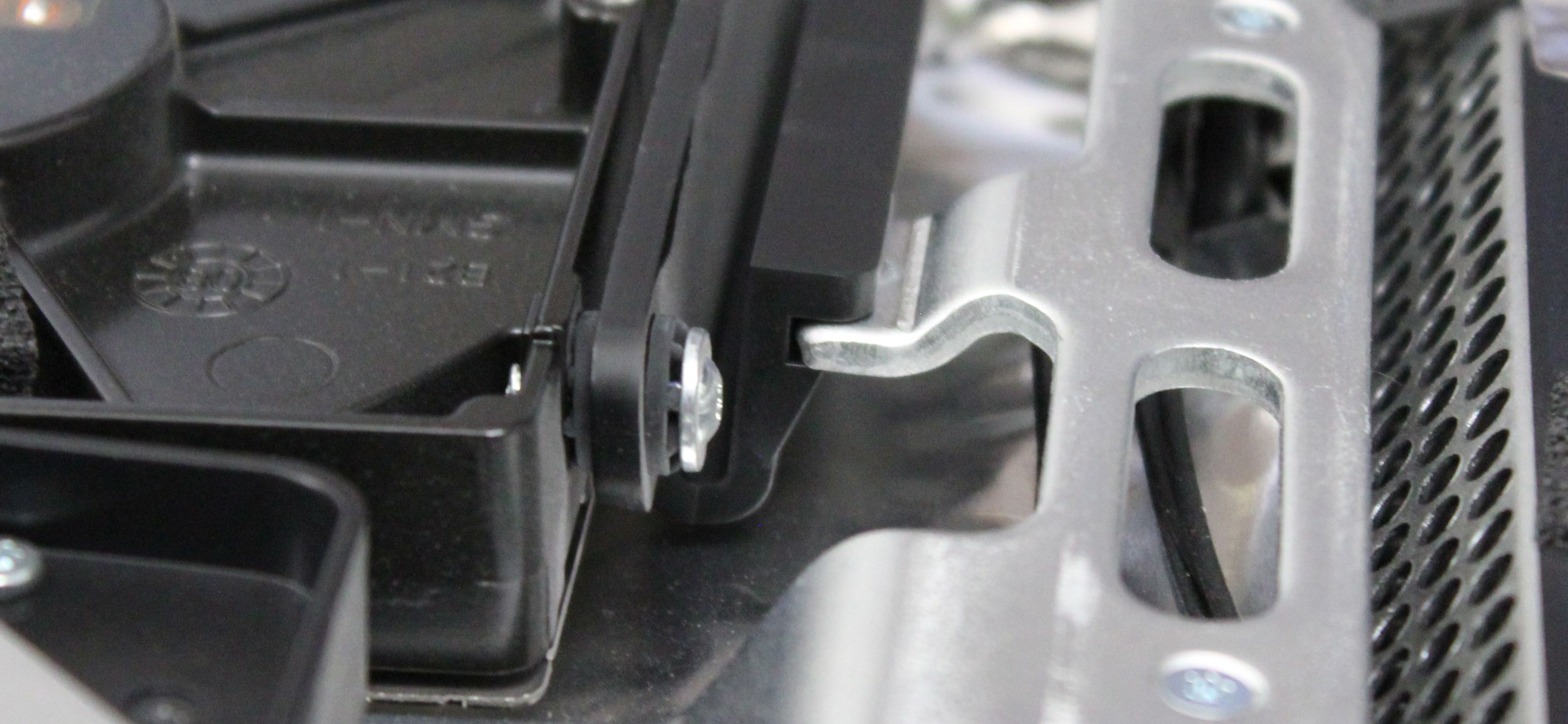 Извлечение жесткого диска с клипсы