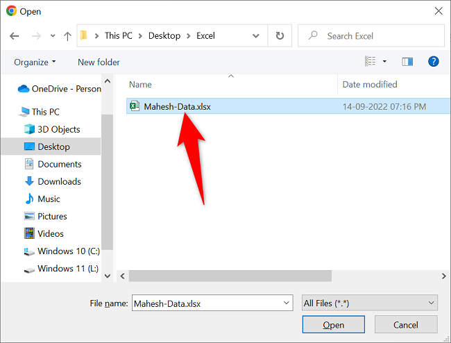 Выберите файл Excel на компьютере для загрузки в Drive