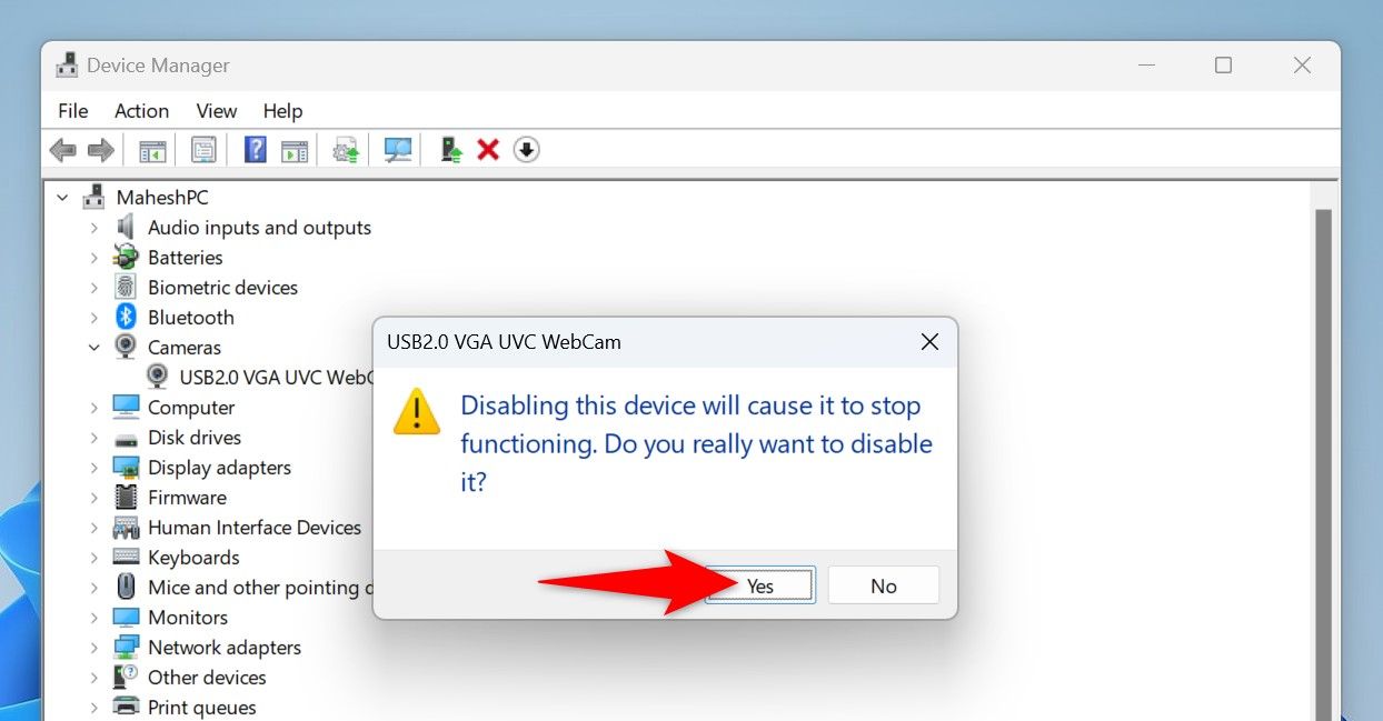 Кнопка «Да» выделена в подтверждающем диалоге отключения веб‑камеры