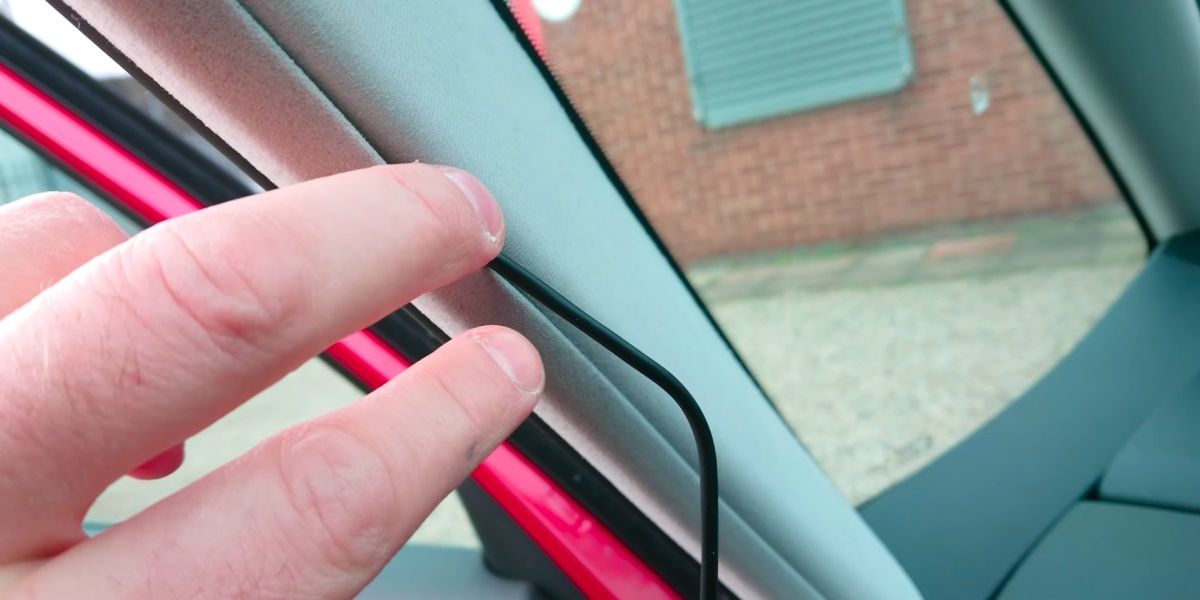 скройте проводку при установке видеорегистратора в салоне автомобиля