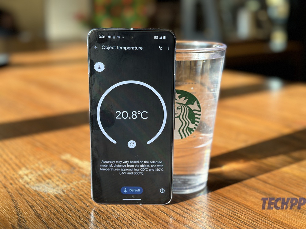 Близкий план датчика температуры Pixel 8 Pro