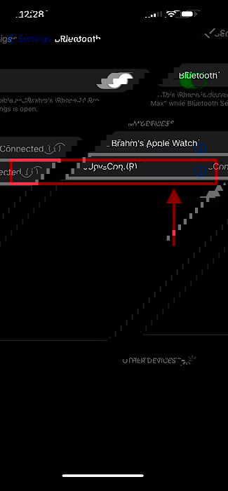 Joy‑Con показаны как подключённые к iPhone